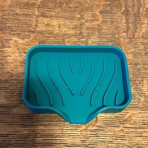 Teal Soap Dish Draining Textured Silicone Bathroom Accessory Bright Blue-Green